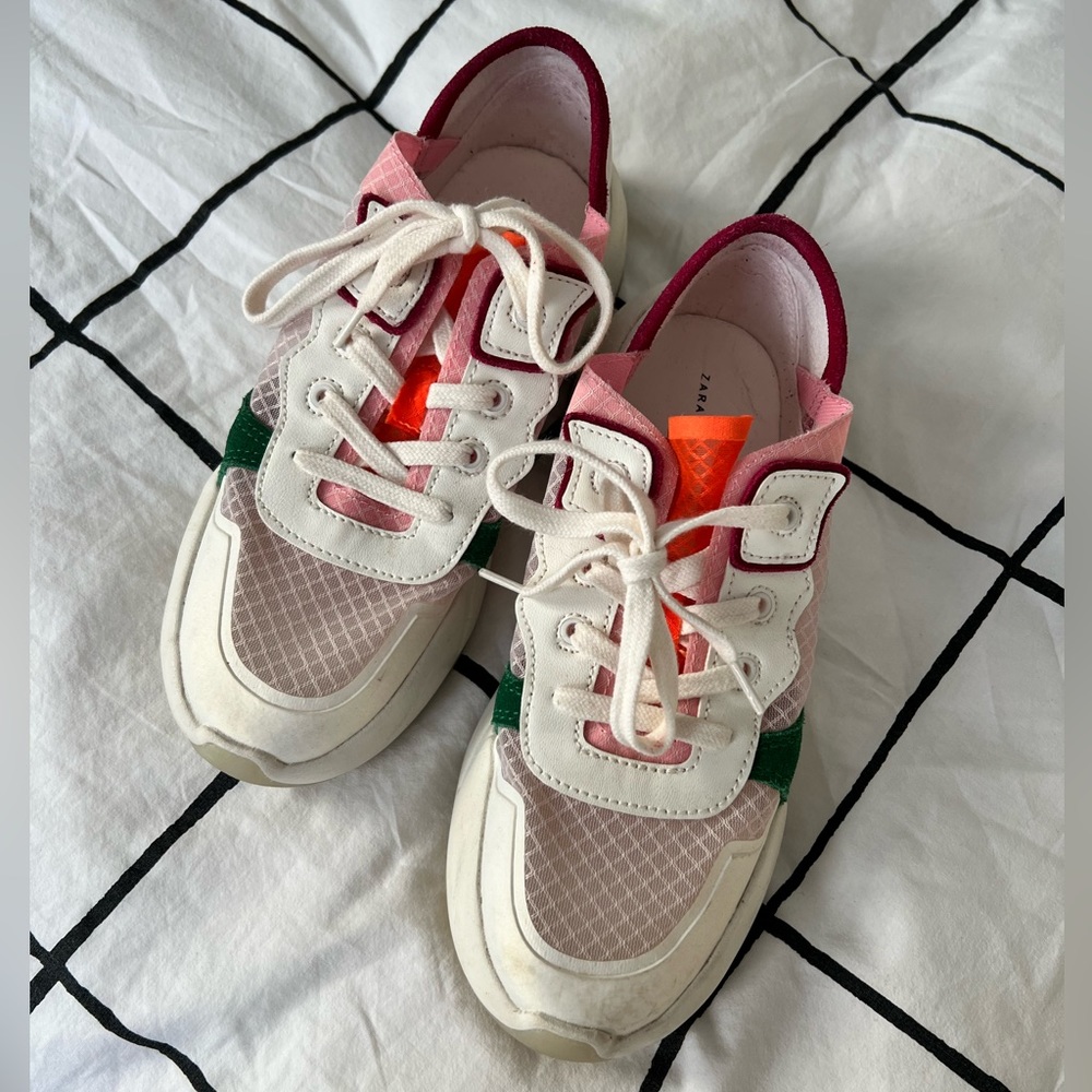 Colourful mesh sneakers